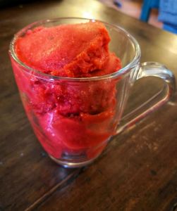 Sorbetto di fragola e menta